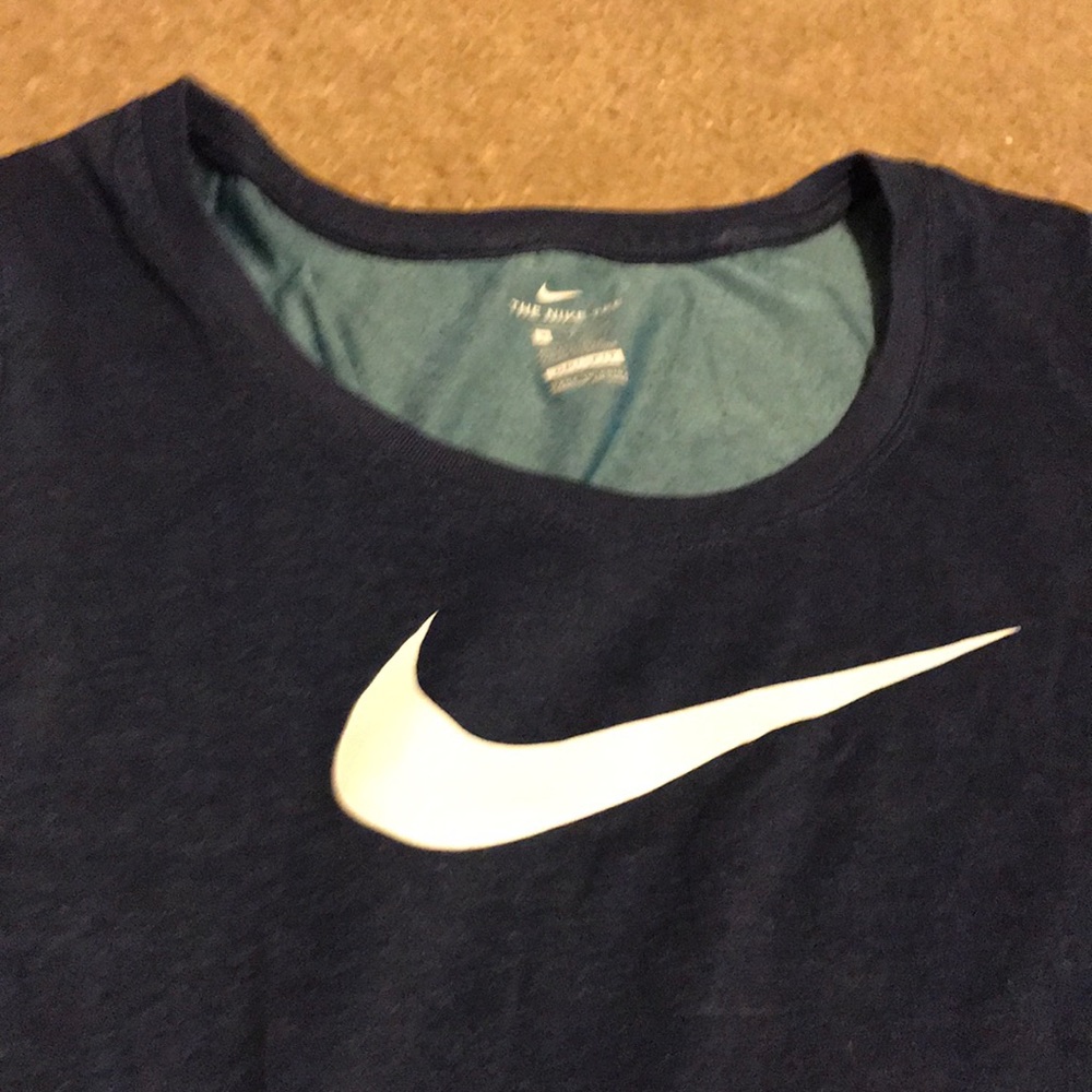 Nike tee - Picture 2 of 2
